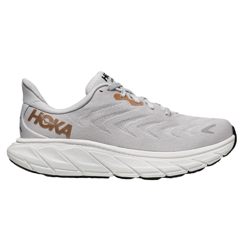 Hoka Arahi 6 in Nimbus Cloud/Rose Gold